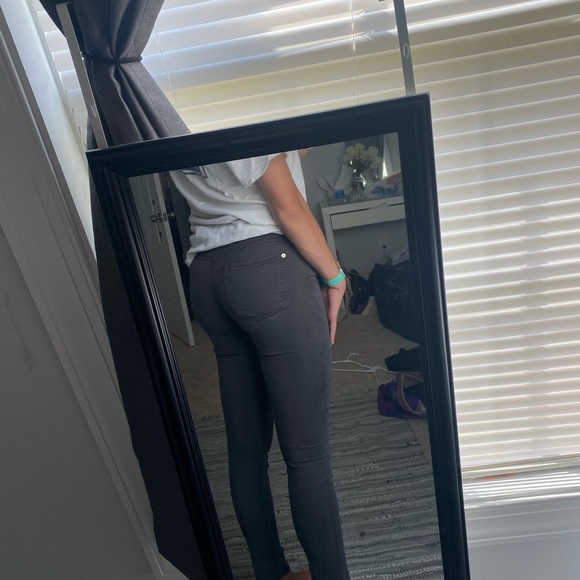 7 for all mankind skinny jeans. - Picture 2 of 3